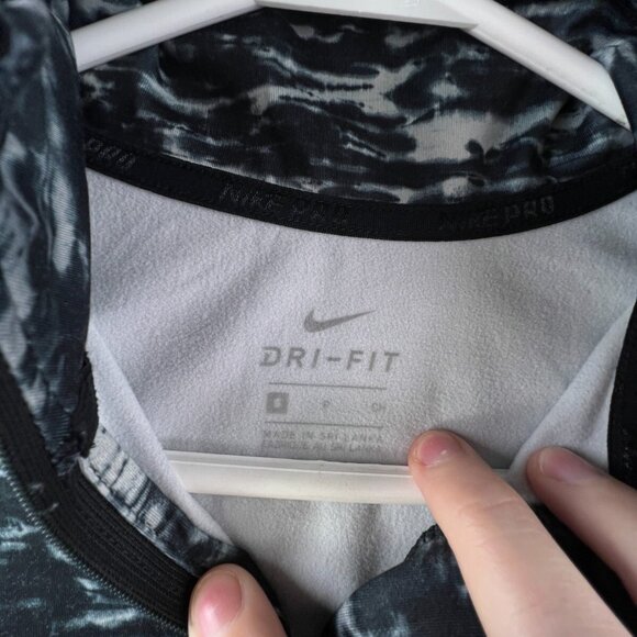 Nike Compression Women's 1/4 Zip Sweatshirt Size Small Abstract Long Sleeve - Picture 6 of 11